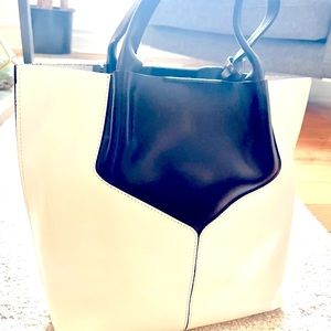 Gianni Chiarini leather handbag, with coin purse and  dustbag